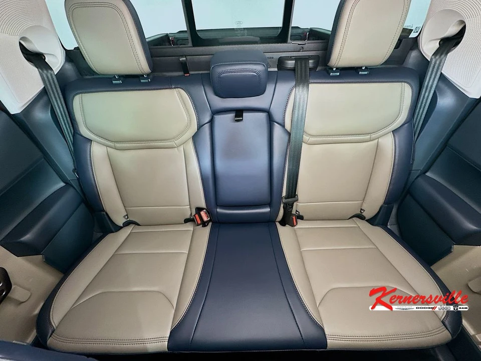 2025 Ford Maverick - Image 13 of 21