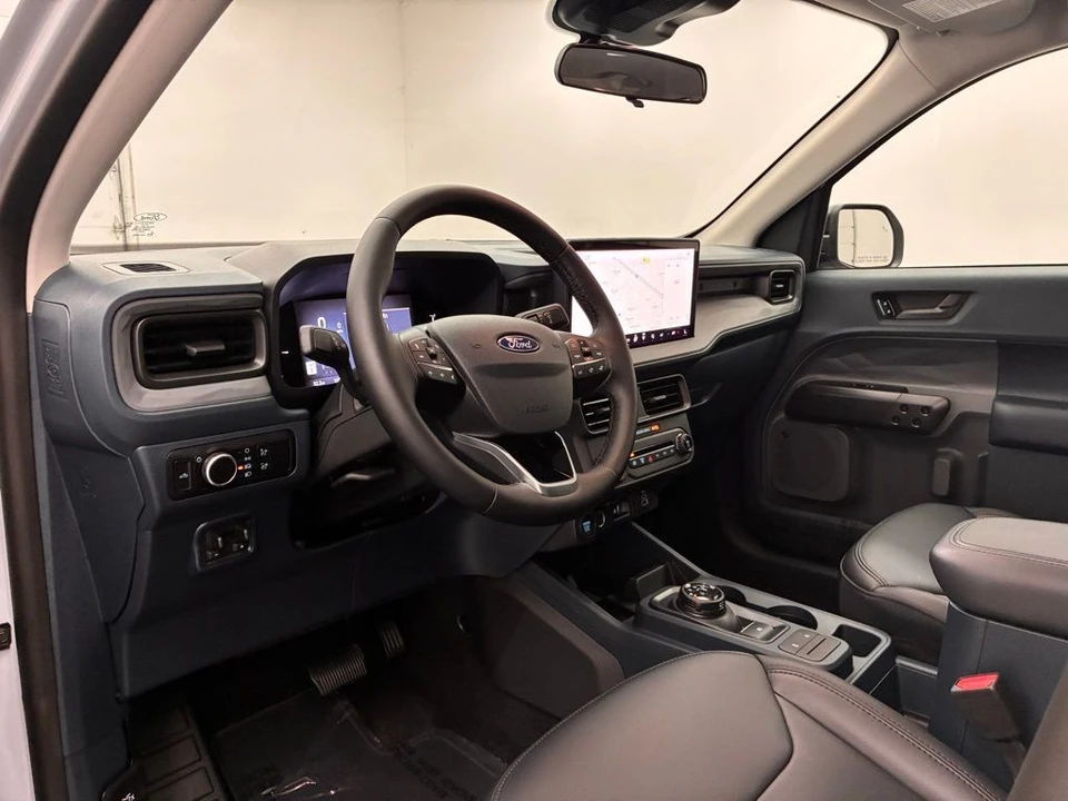 2025 Ford Maverick - Image 16 of 21