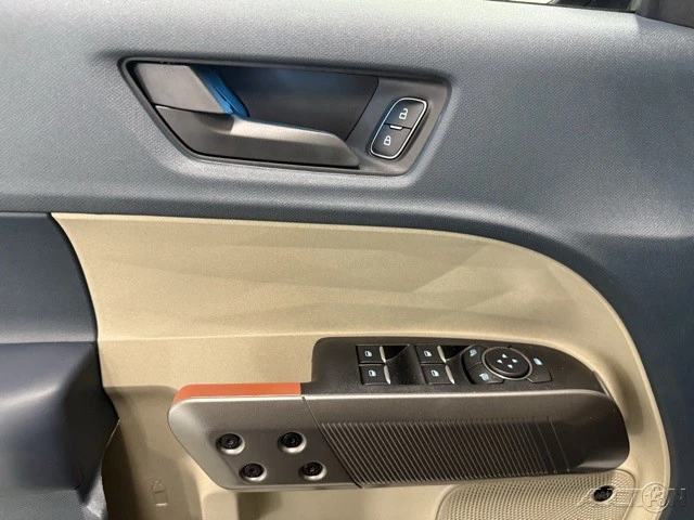 2025 Ford Maverick - Image 12 of 12