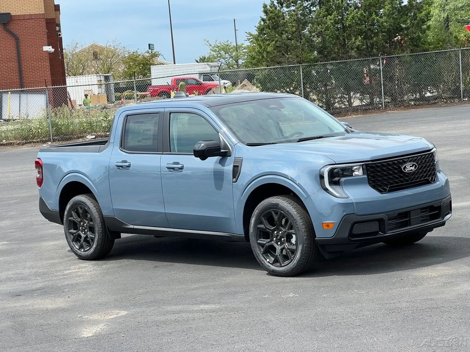 2025 Ford Maverick - Image 9 of 12