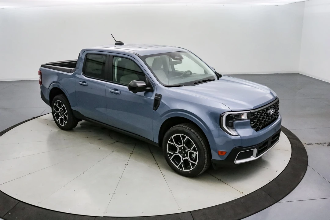2025 Ford Maverick - Image 2 of 21