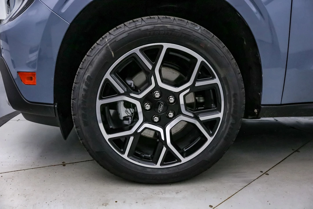 2025 Ford Maverick - Image 12 of 21