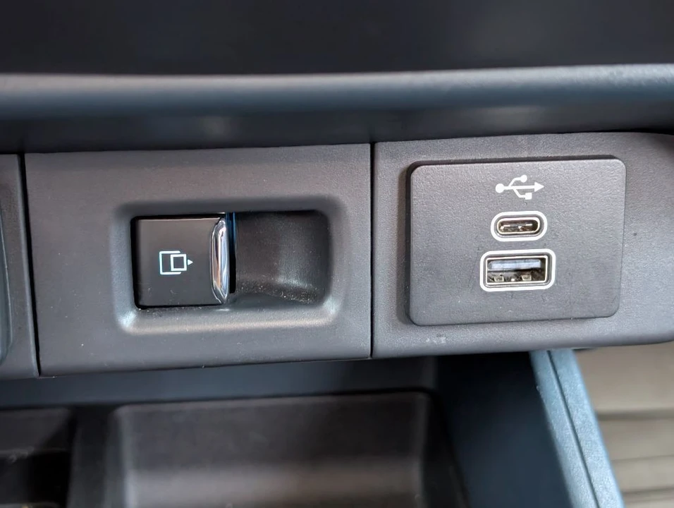 2025 Ford Maverick - Image 20 of 24