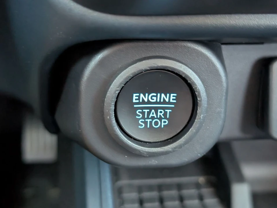 2025 Ford Maverick - Image 19 of 24