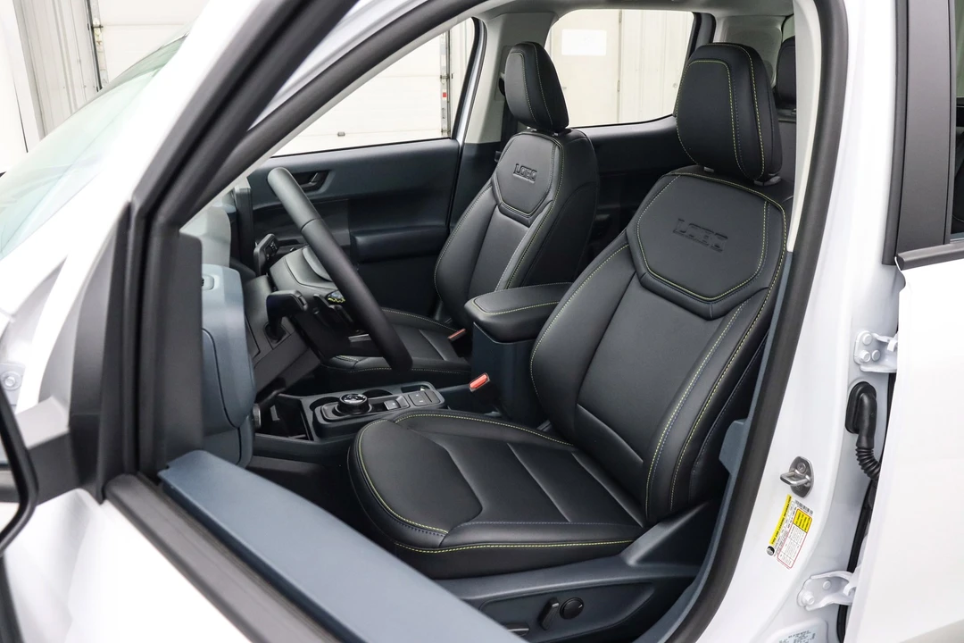 2025 Ford Maverick - Image 14 of 21