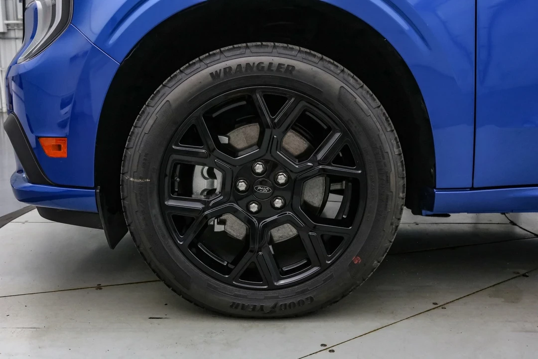 2025 Ford Maverick - Image 12 of 21
