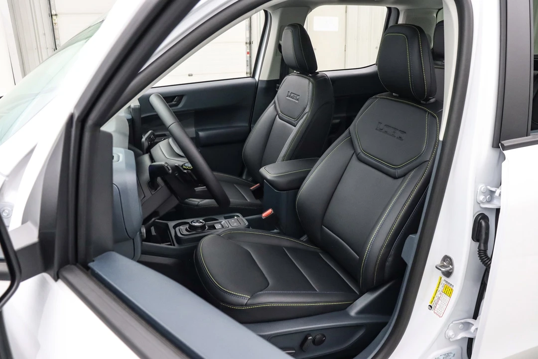 2025 Ford Maverick - Image 14 of 21