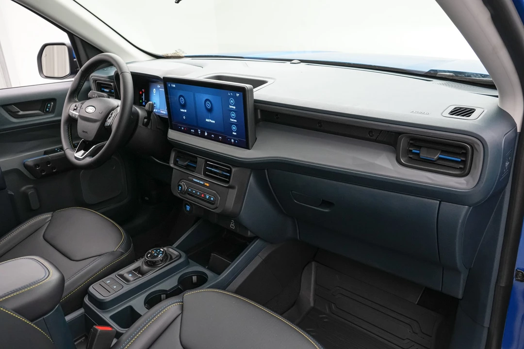 2025 Ford Maverick - Image 26 of 31