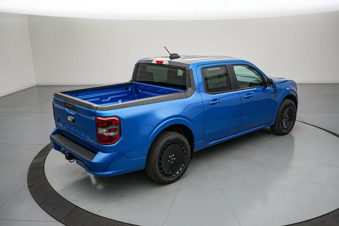 2025 Ford Maverick - Image 5 of 31