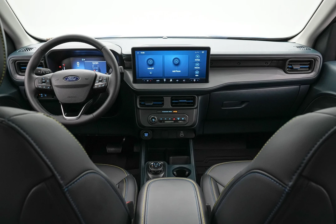 2025 Ford Maverick - Image 19 of 31