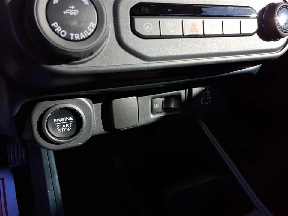 2025 Ford Maverick - Image 13 of 21