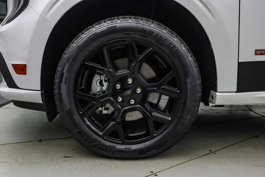 2025 Ford Maverick - Image 14 of 21