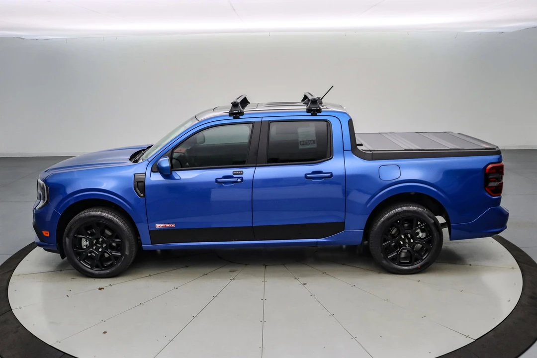 2025 Ford Maverick - Image 11 of 21