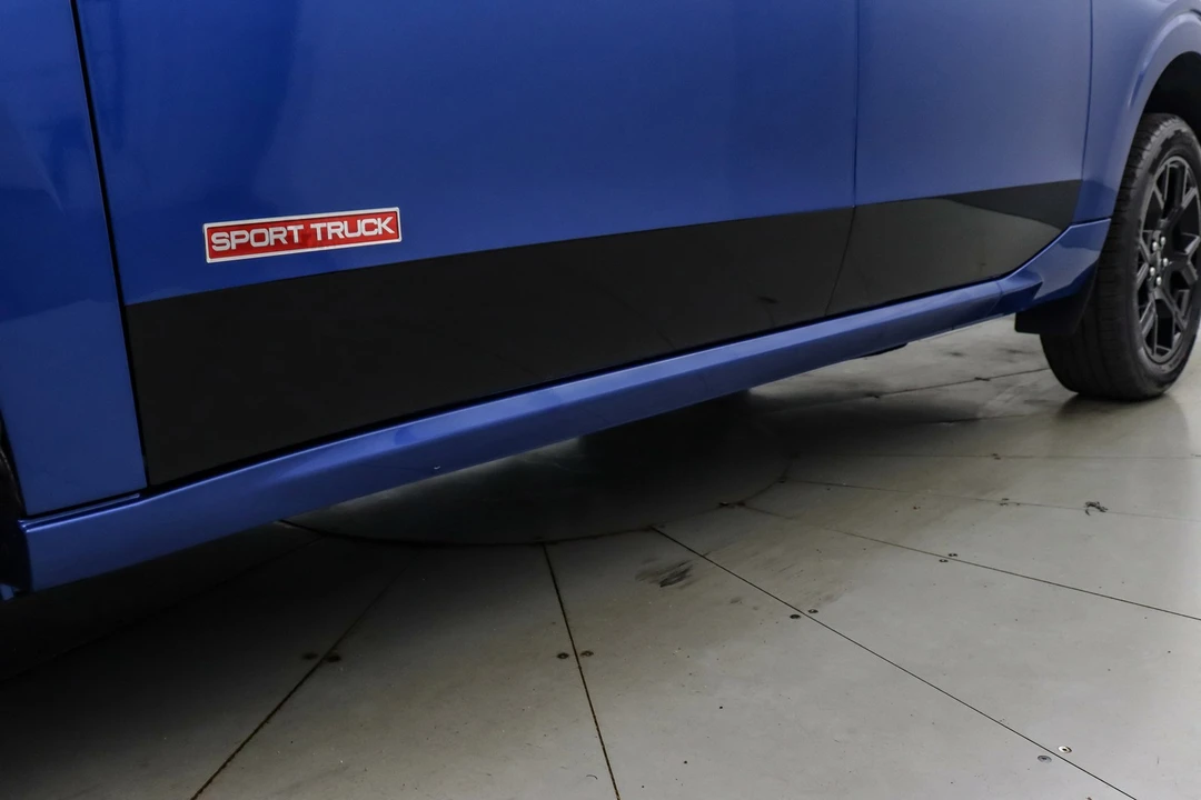 2025 Ford Maverick - Image 19 of 21