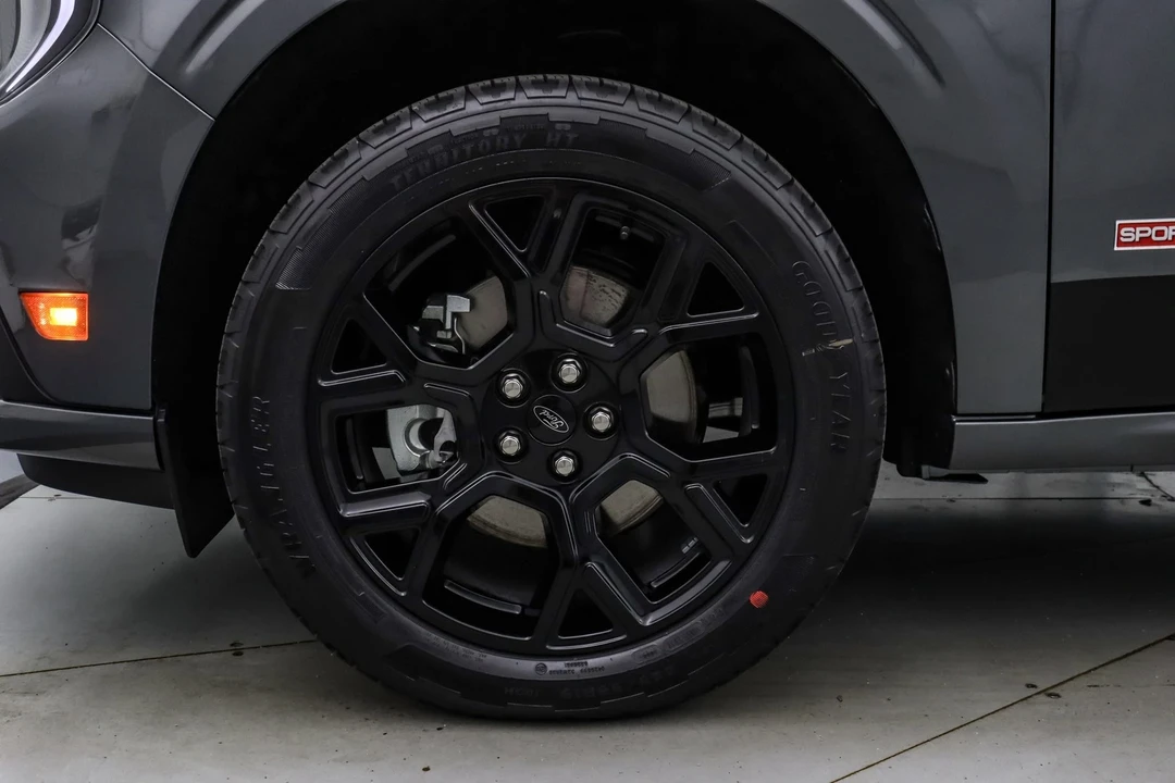 2025 Ford Maverick - Image 14 of 21
