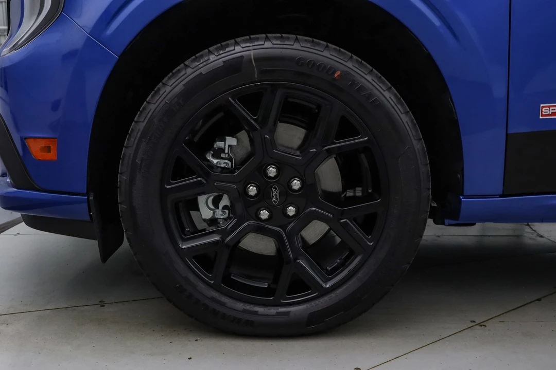 2025 Ford Maverick - Image 14 of 21
