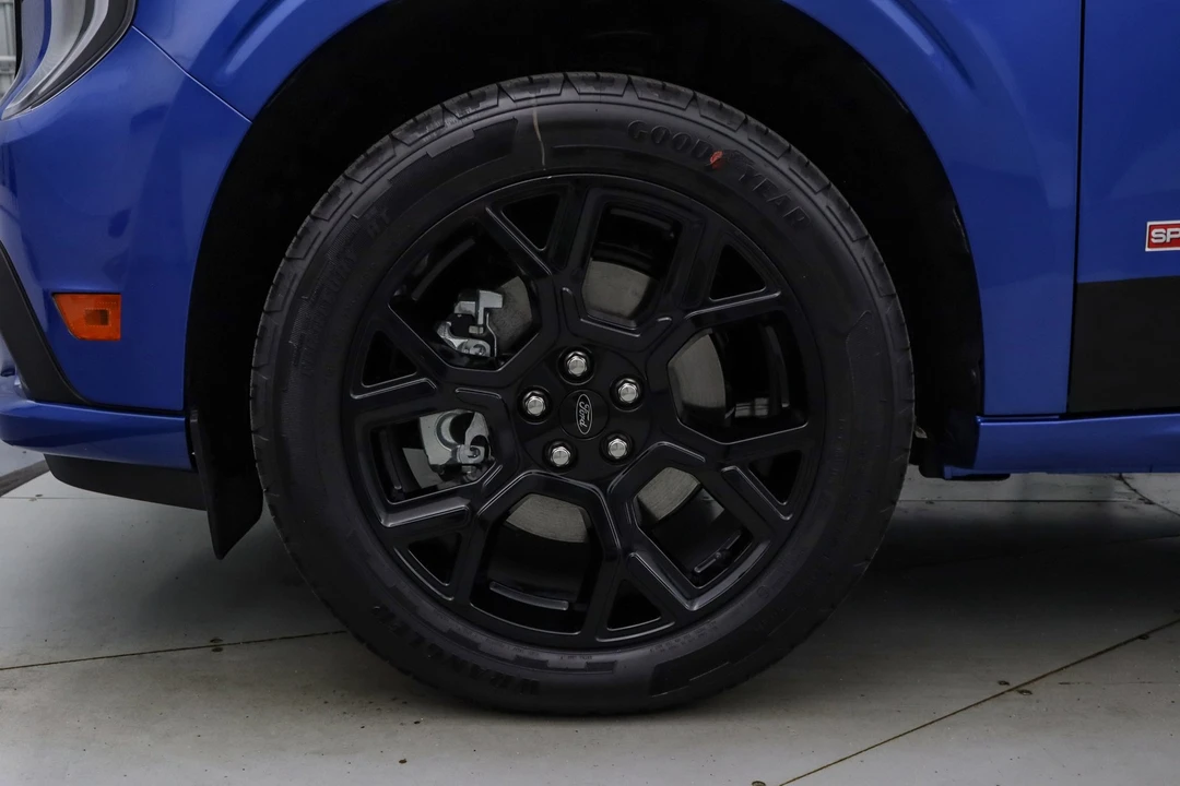 2025 Ford Maverick - Image 14 of 21