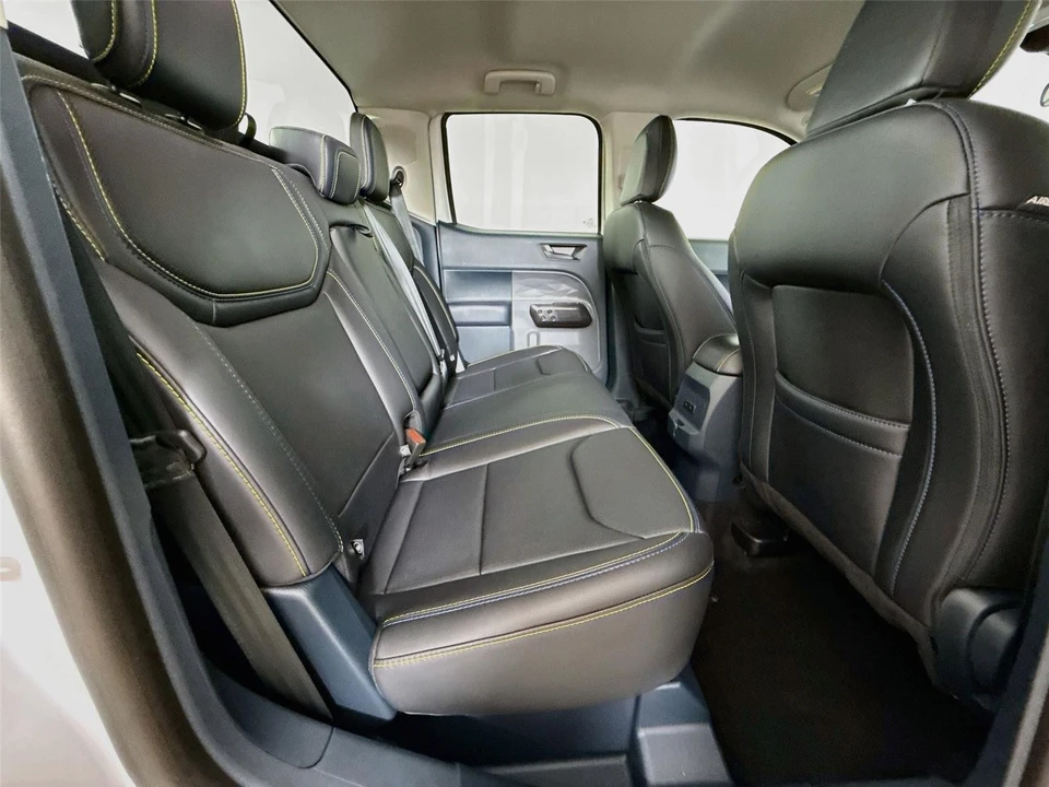 2025 Ford Maverick - Image 17 of 31