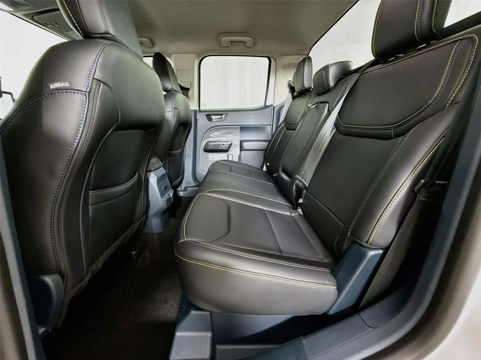 2025 Ford Maverick - Image 15 of 31