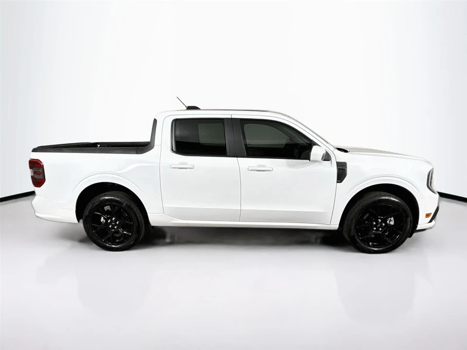 2025 Ford Maverick - Image 27 of 31