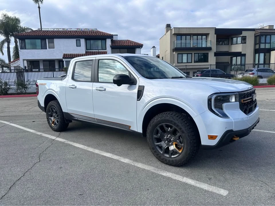 2025 Ford Maverick - Image 6 of 13