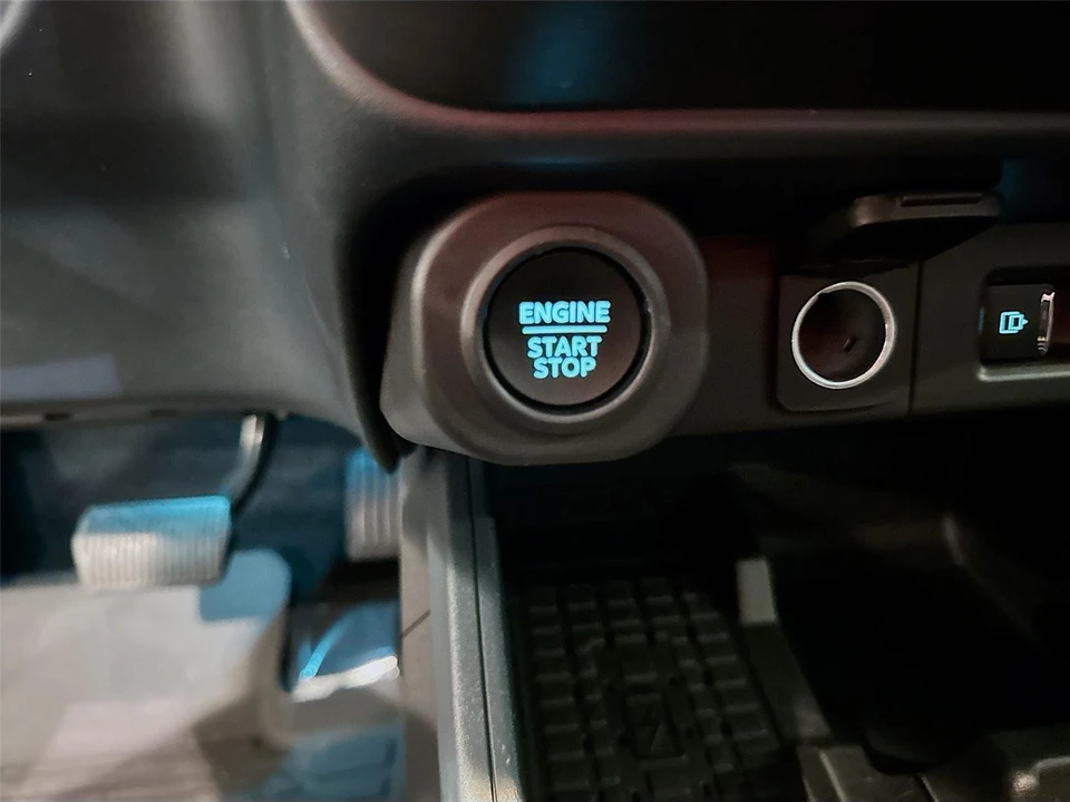 2025 Ford Maverick - Image 13 of 21