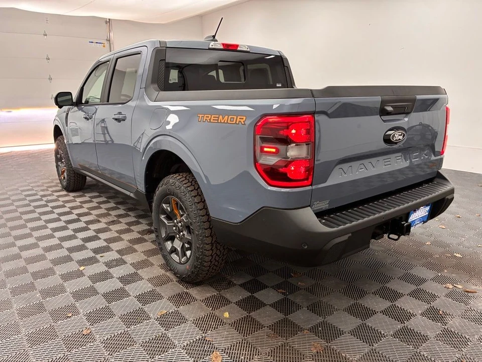 2025 Ford Maverick - Image 10 of 12