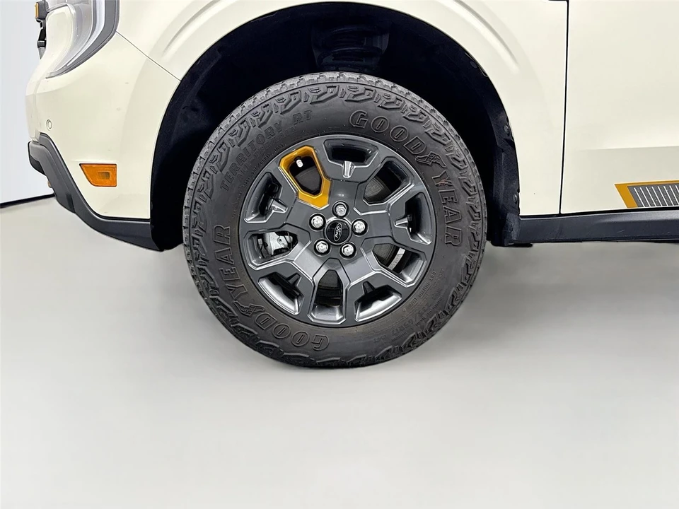 2025 Ford Maverick - Image 17 of 26
