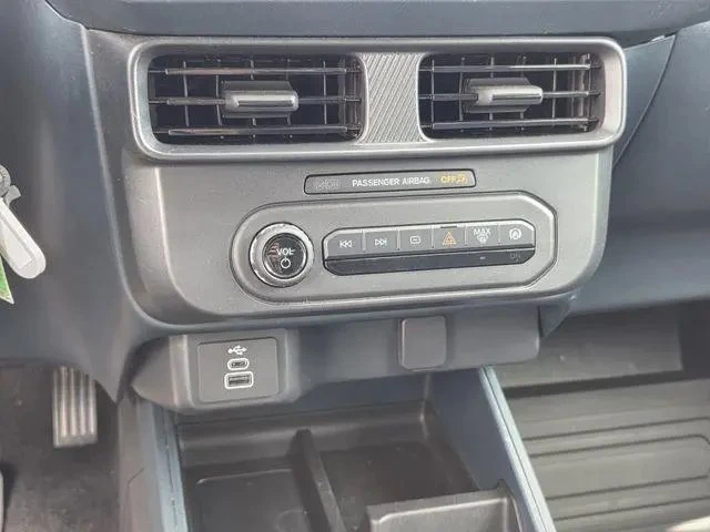 2025 Ford Maverick - Image 18 of 19