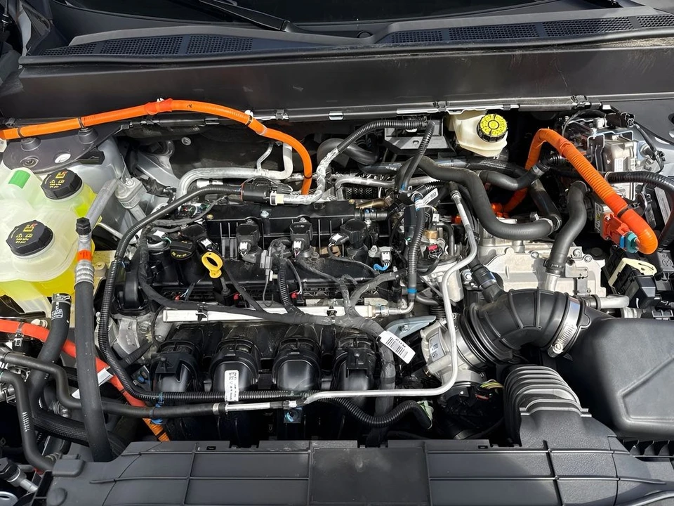 2025 Ford Maverick - Image 26 of 31