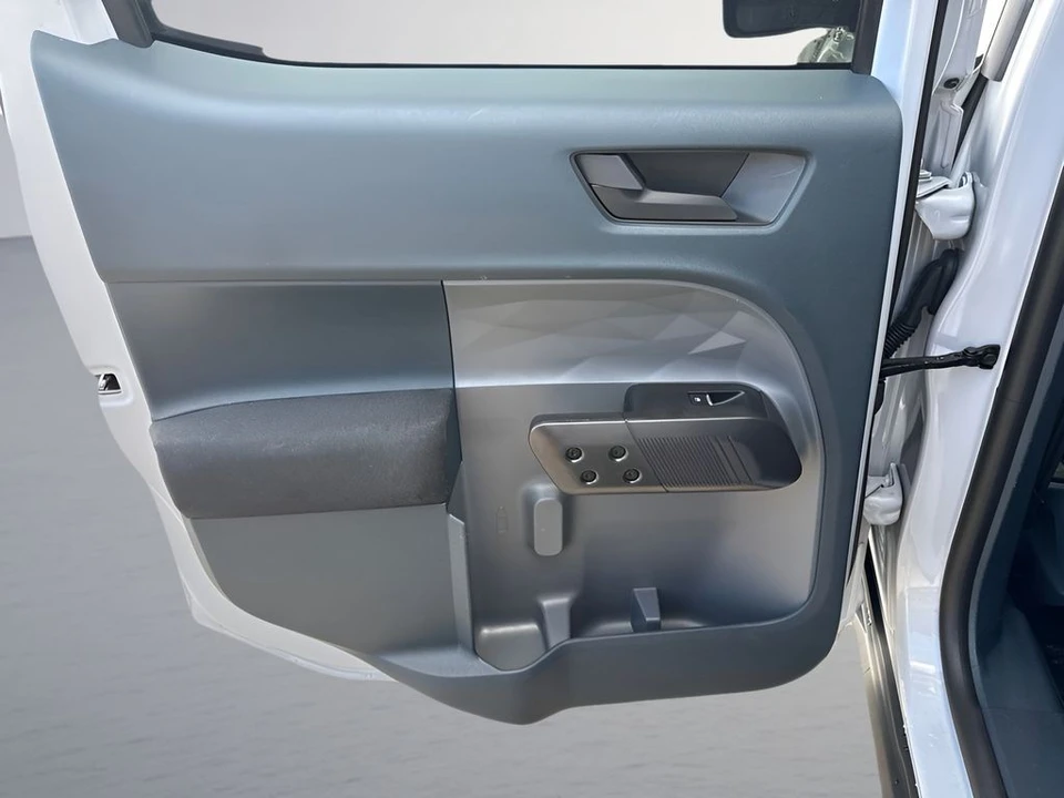 2025 Ford Maverick - Image 24 of 31