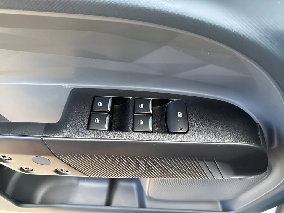 2025 Ford Maverick - Image 23 of 31