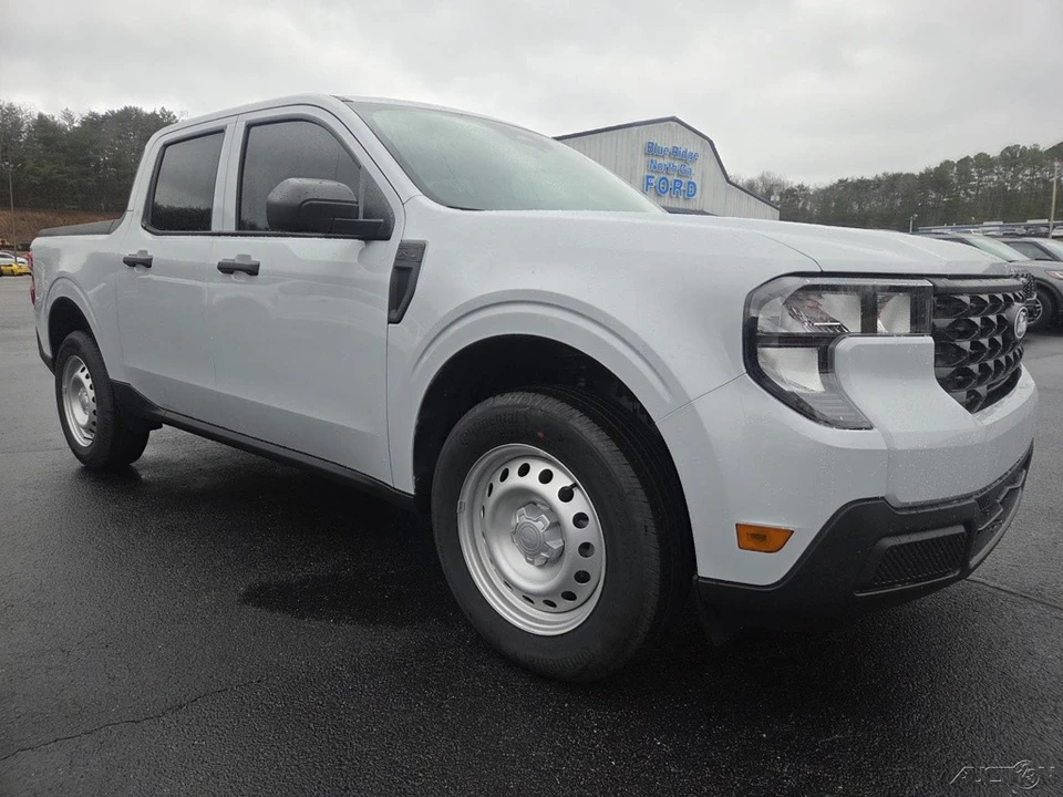 2025 Ford Maverick - Image 13 of 21
