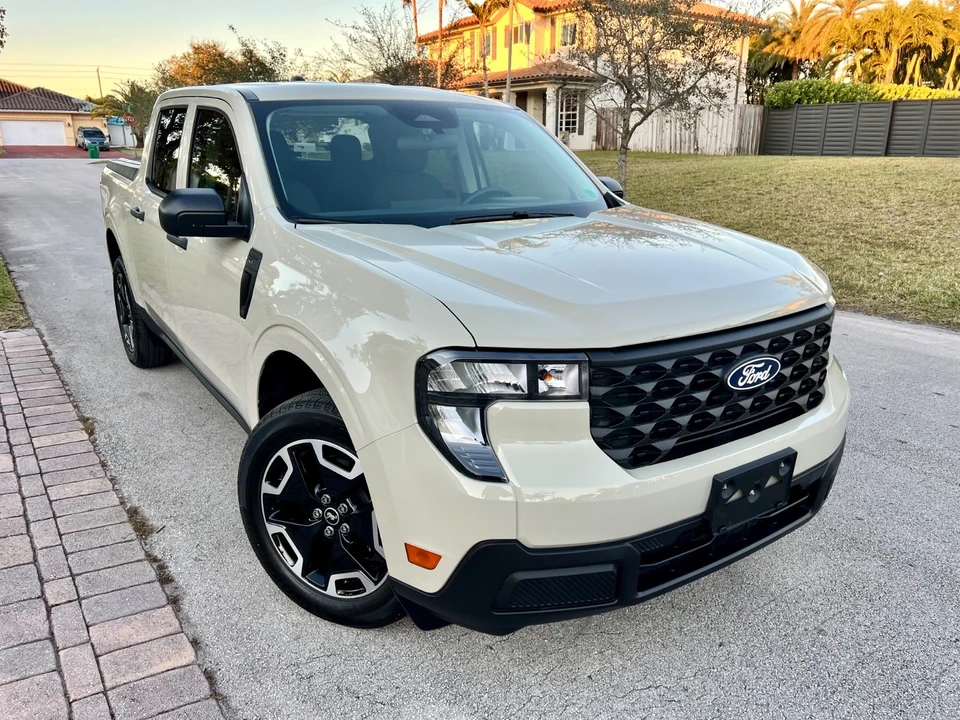 2025 Ford Maverick - Image 2 of 21
