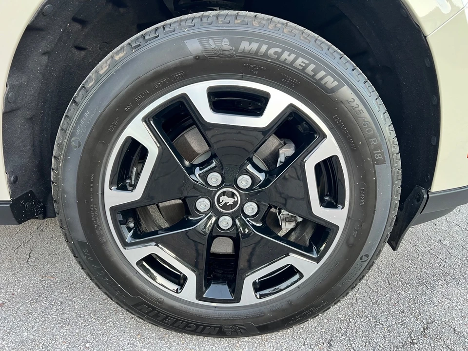 2025 Ford Maverick - Image 10 of 21