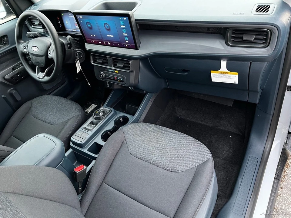 2025 Ford Maverick - Image 19 of 21