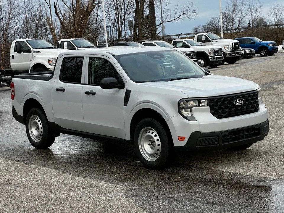 2025 Ford Maverick - Image 9 of 12
