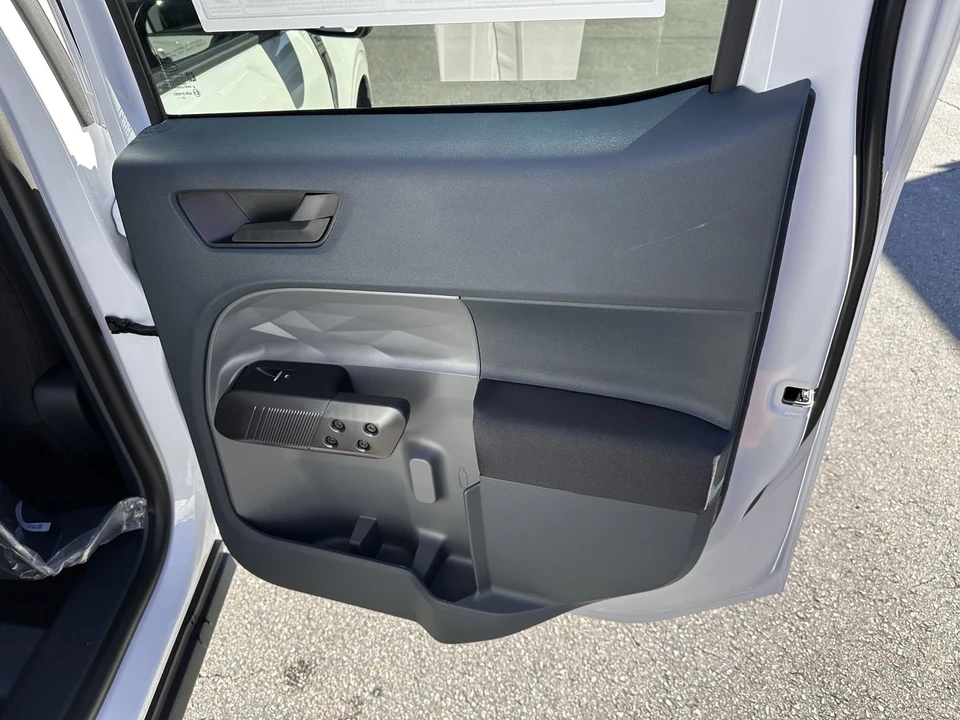 2025 Ford Maverick - Image 15 of 21