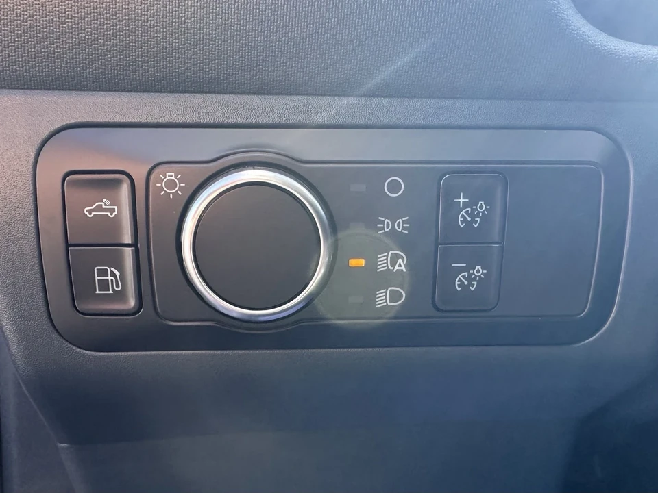 2025 Ford Maverick - Image 18 of 21
