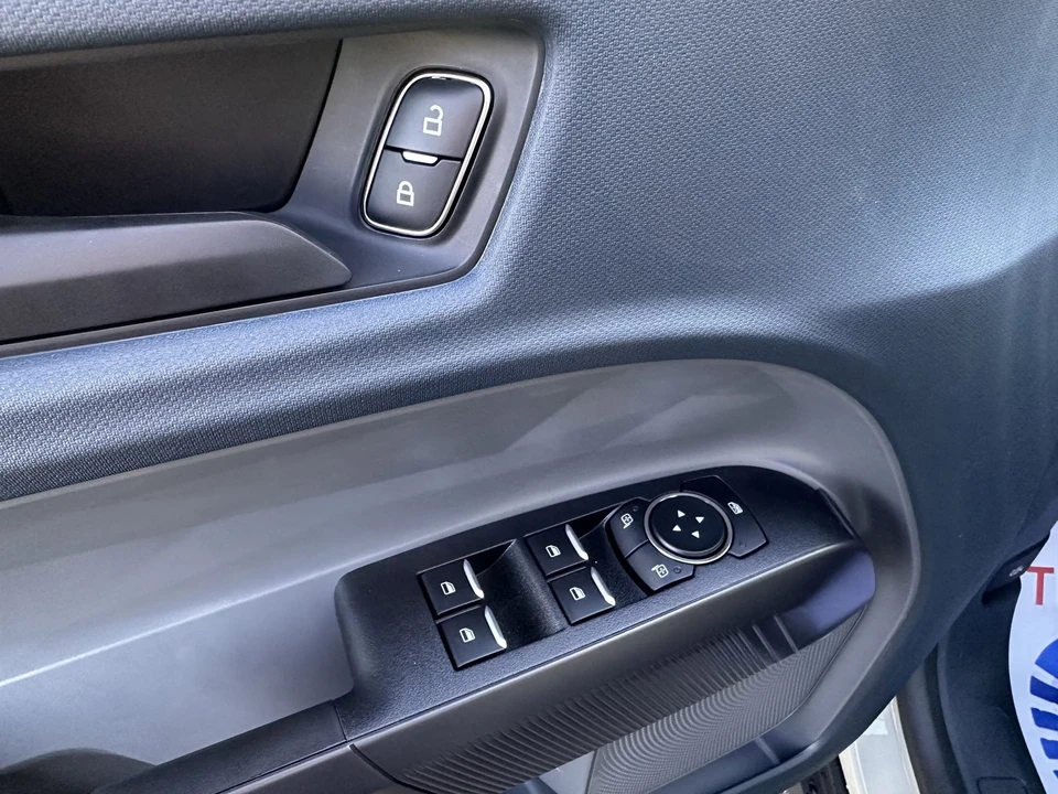 2025 Ford Maverick - Image 18 of 21