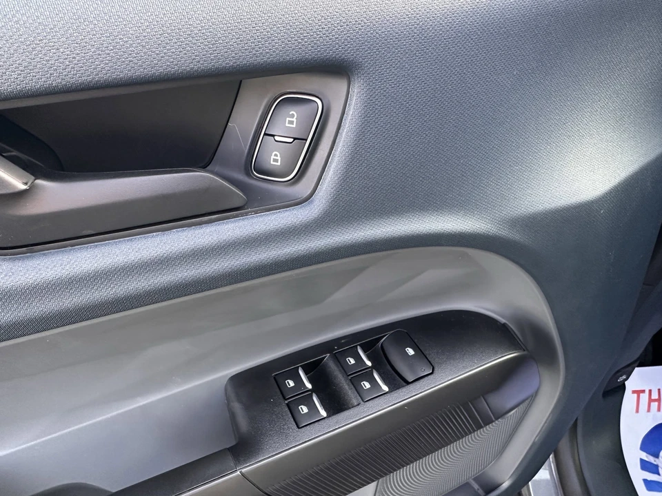 2025 Ford Maverick - Image 18 of 21