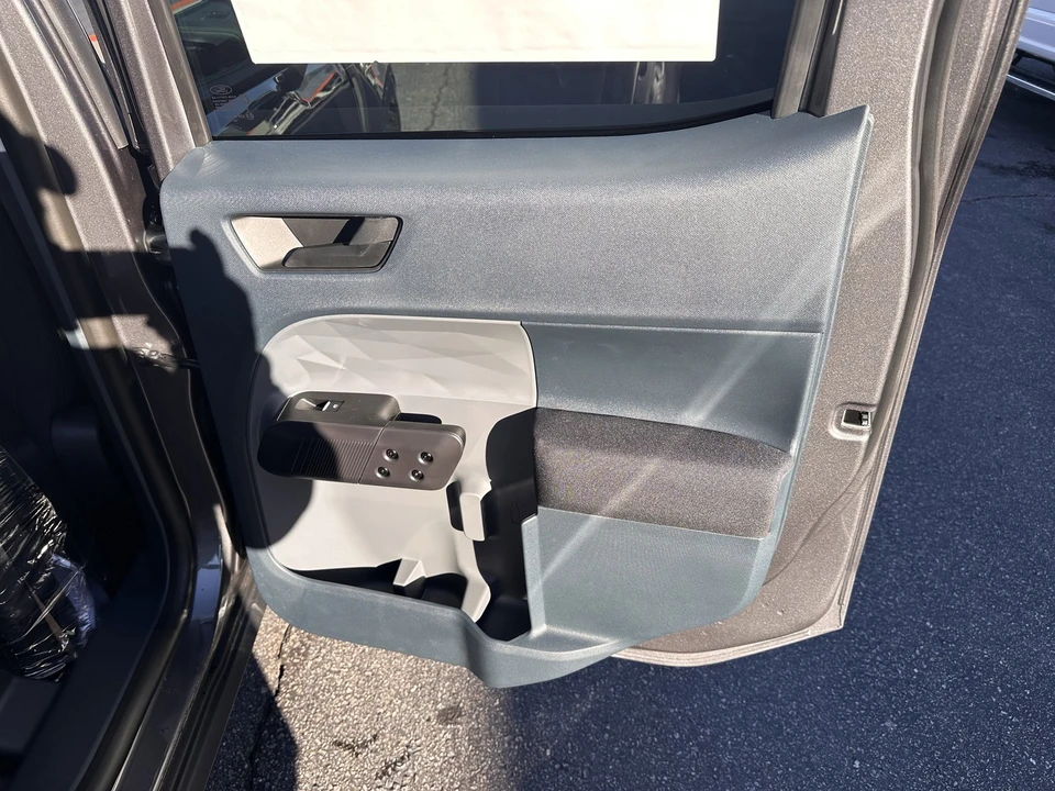 2025 Ford Maverick - Image 16 of 21