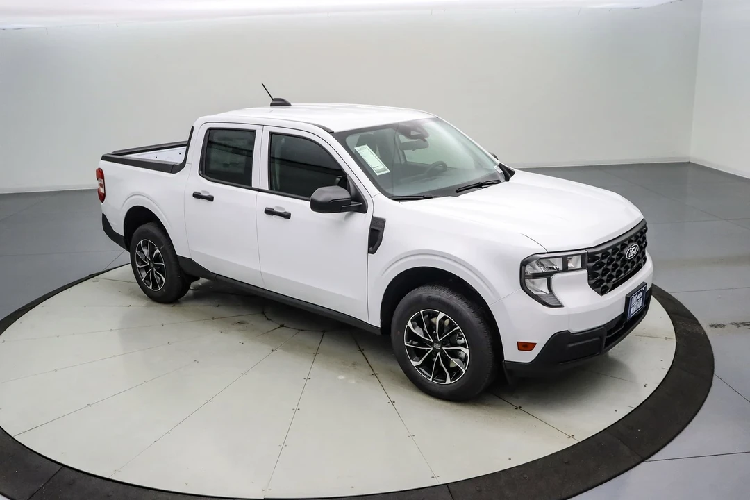 2025 Ford Maverick - Image 2 of 21