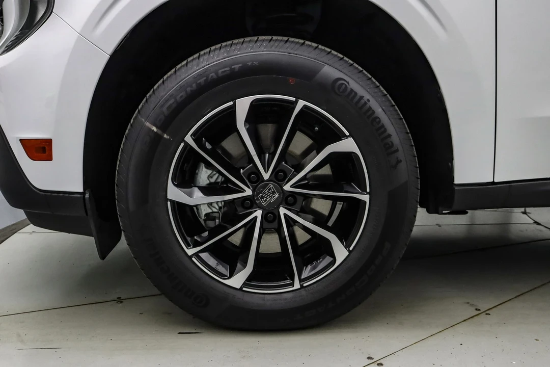 2025 Ford Maverick - Image 12 of 21