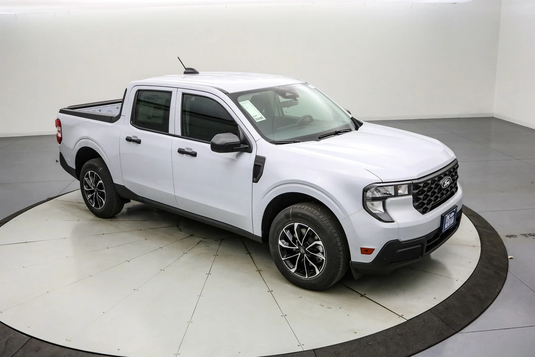 2025 Ford Maverick - Image 2 of 21