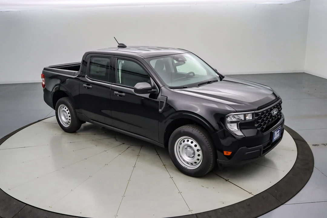 2025 Ford Maverick - Image 2 of 21