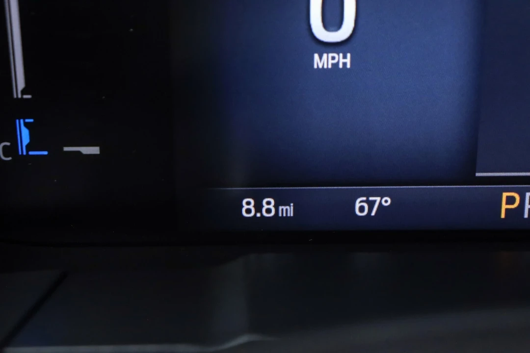 2025 Ford Maverick - Image 19 of 21