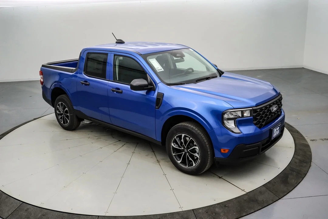 2025 Ford Maverick - Image 2 of 21