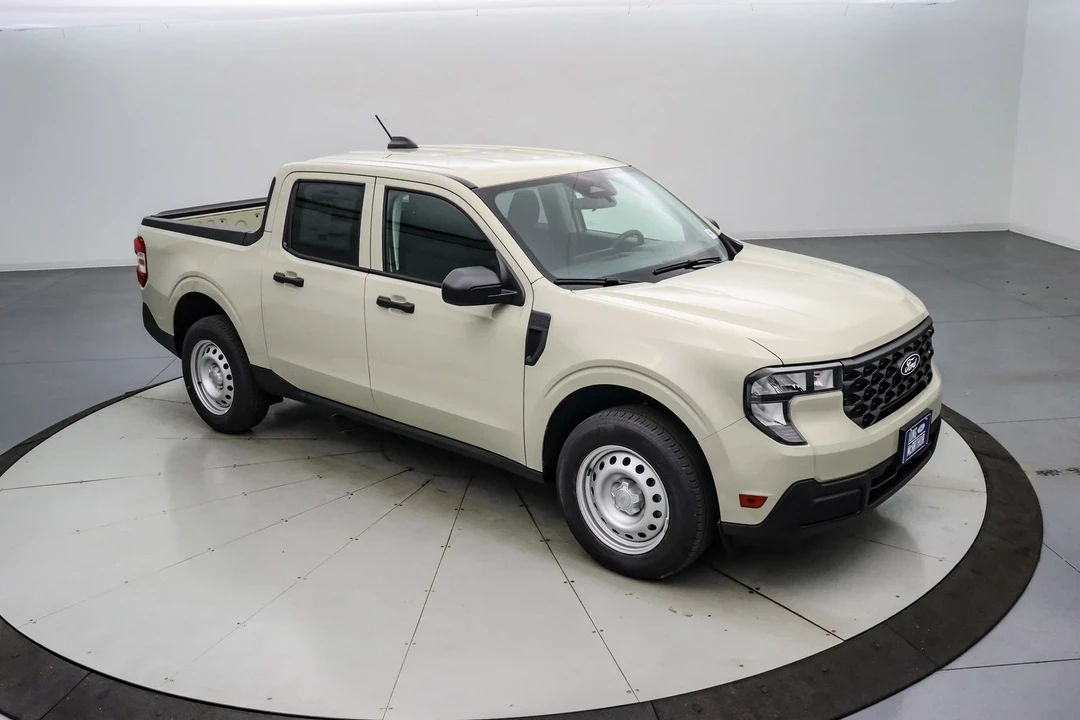 2025 Ford Maverick - Image 2 of 21