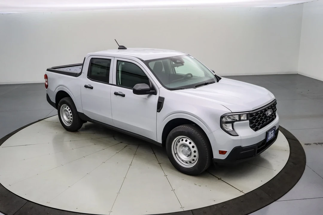 2025 Ford Maverick - Image 2 of 21